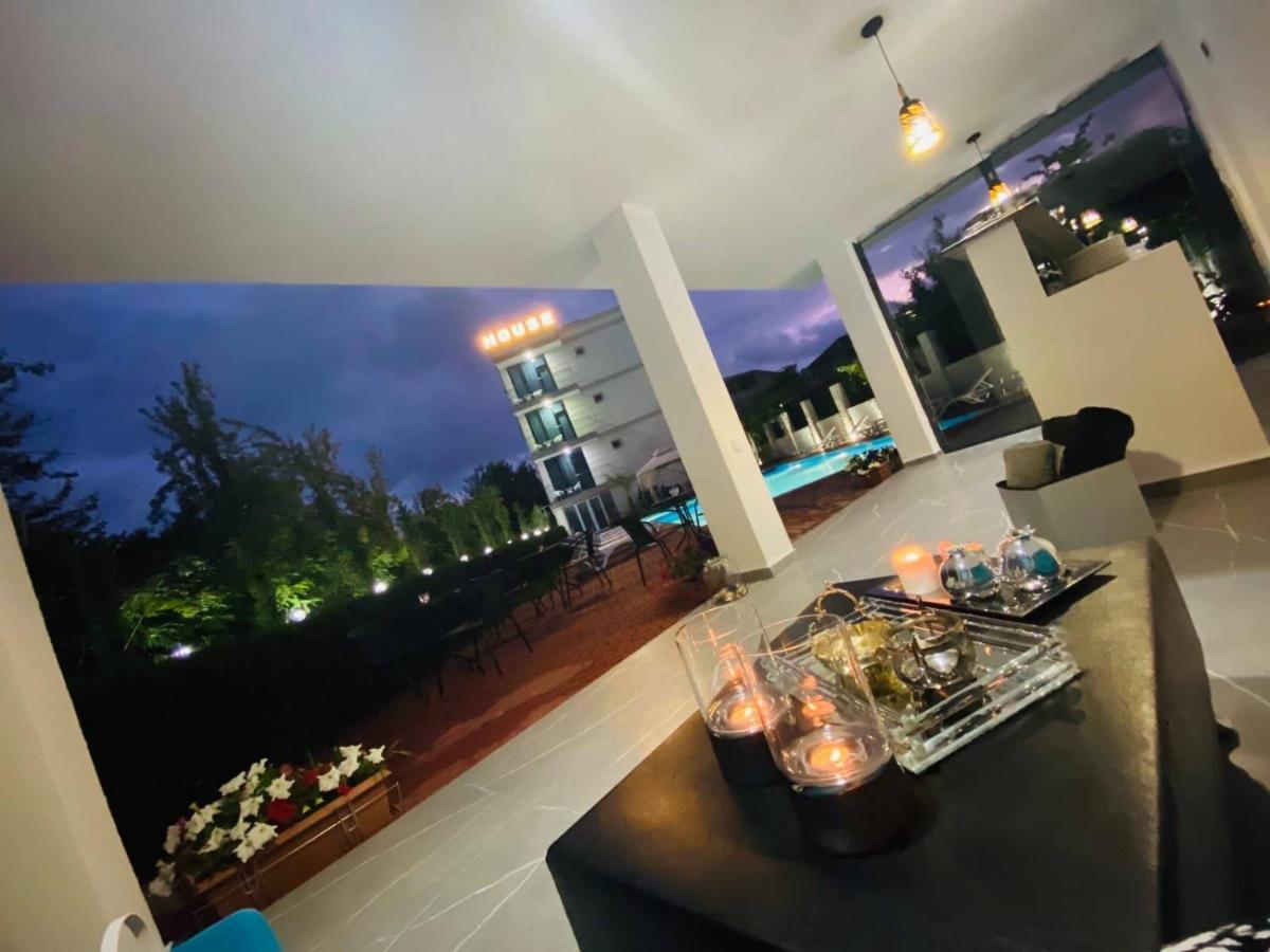 New House Kobuleti Ξενοδοχείο Εξωτερικό φωτογραφία