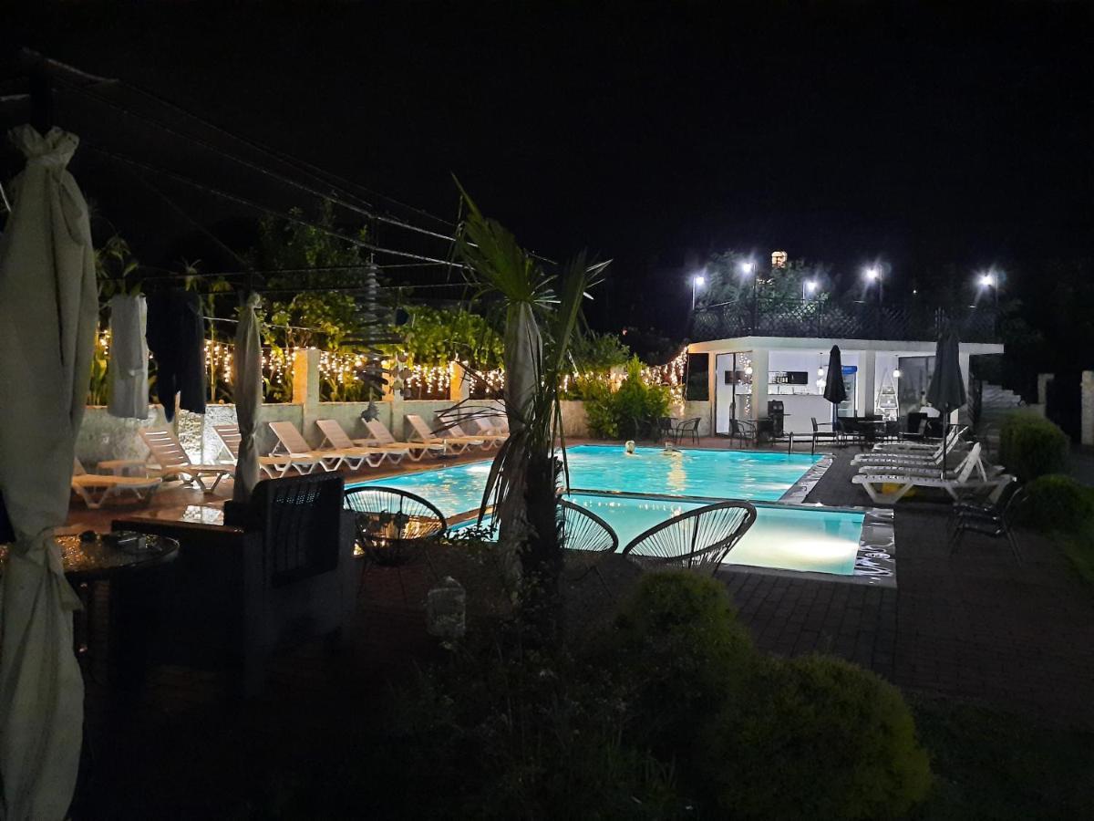 New House Kobuleti Ξενοδοχείο Εξωτερικό φωτογραφία